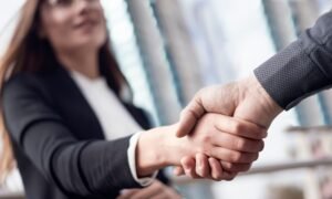 trabaja-con-nosotros-3